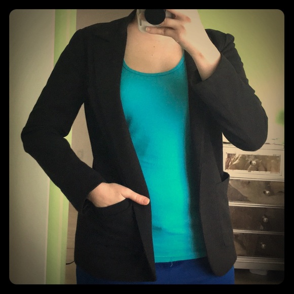 Forever 21 Jackets & Blazers - 🛑Great Condition🛑 F21 Black Blazer